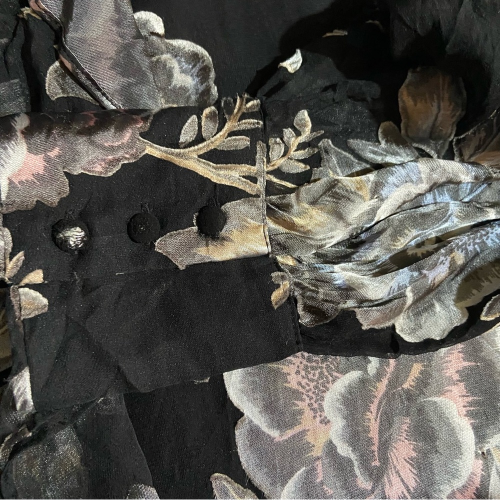 WHBM Silk Boho Floral Blouse Top Long Sleeve Ruffle V Neck Fairy-Goth Size Large - Picture 8 of 8